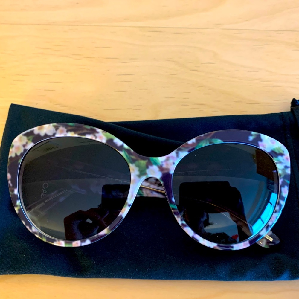 Almond flowers D&G sunglasses